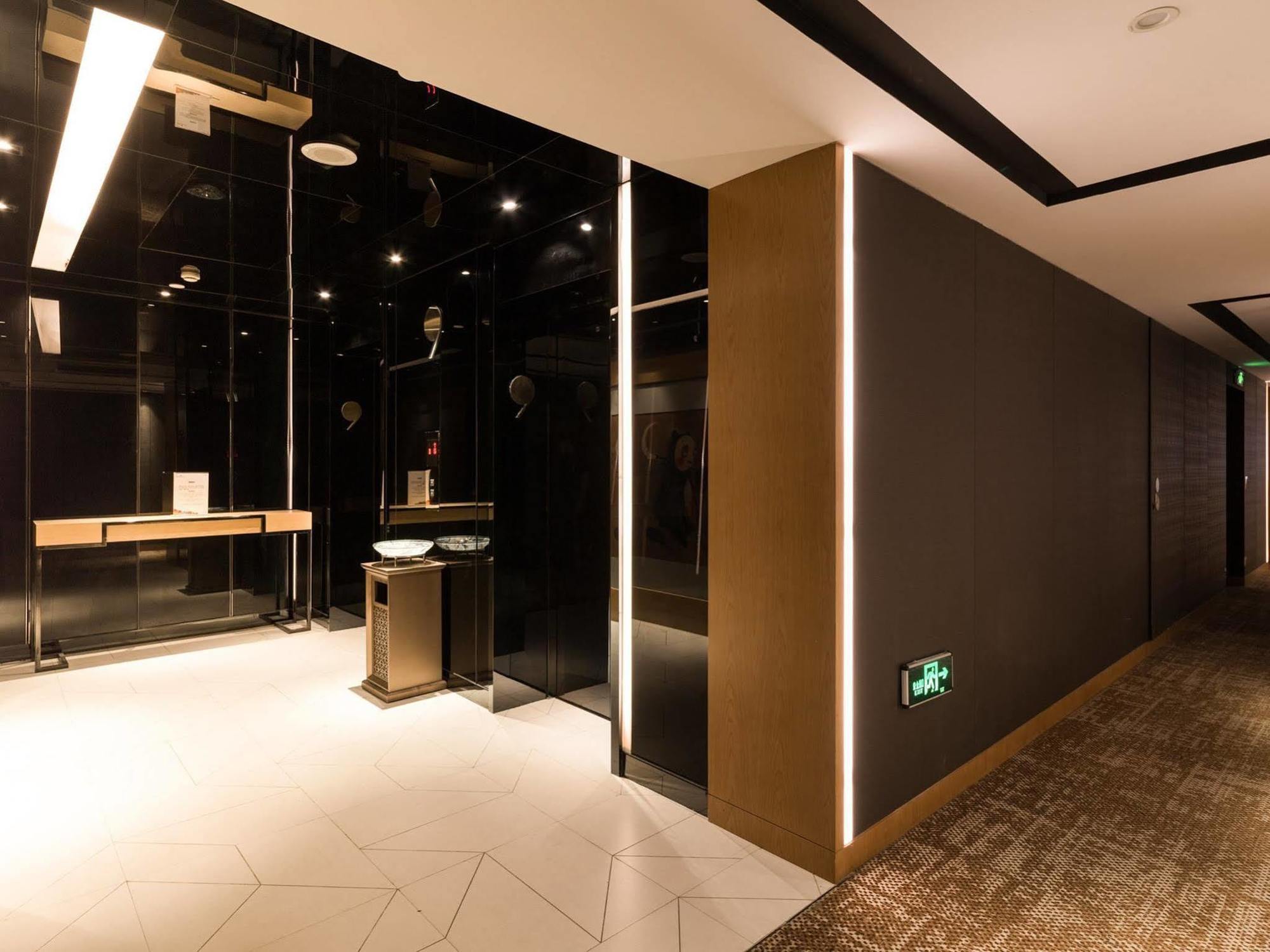 Minimax Hotel Shanghai Szungcsiang Kültér fotó